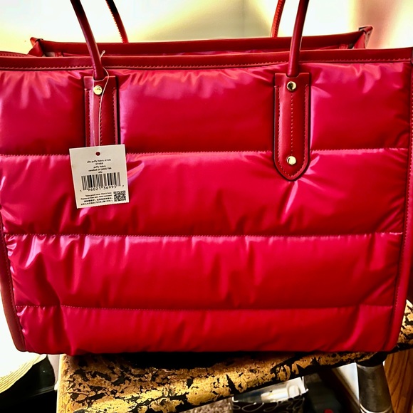 BNWT Kate Spade Ella X-Large puffy tote bag quilted CHERRY RED travel work - Picture 5 of 16